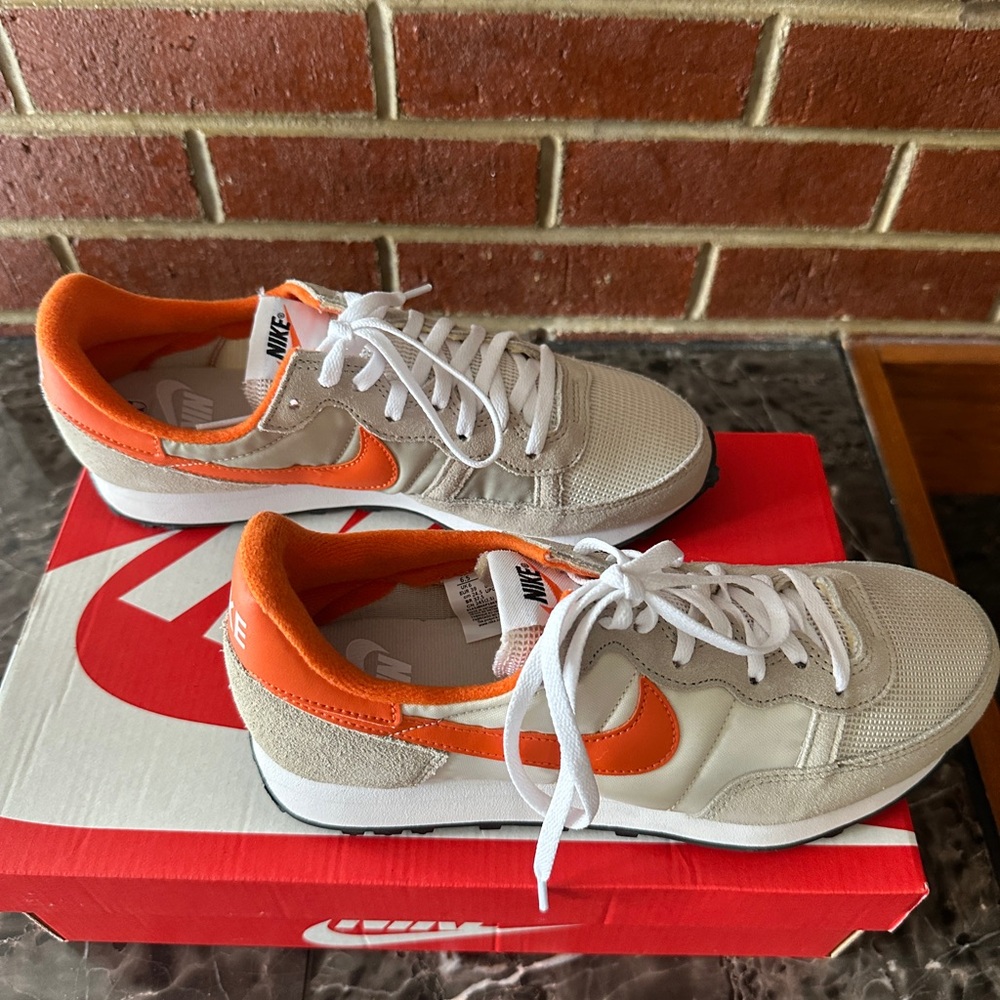 NIKE CHALLENGER OG LIGHT BONE/STARFISH-STONE Men’s 6.5 Women’s 8.0
